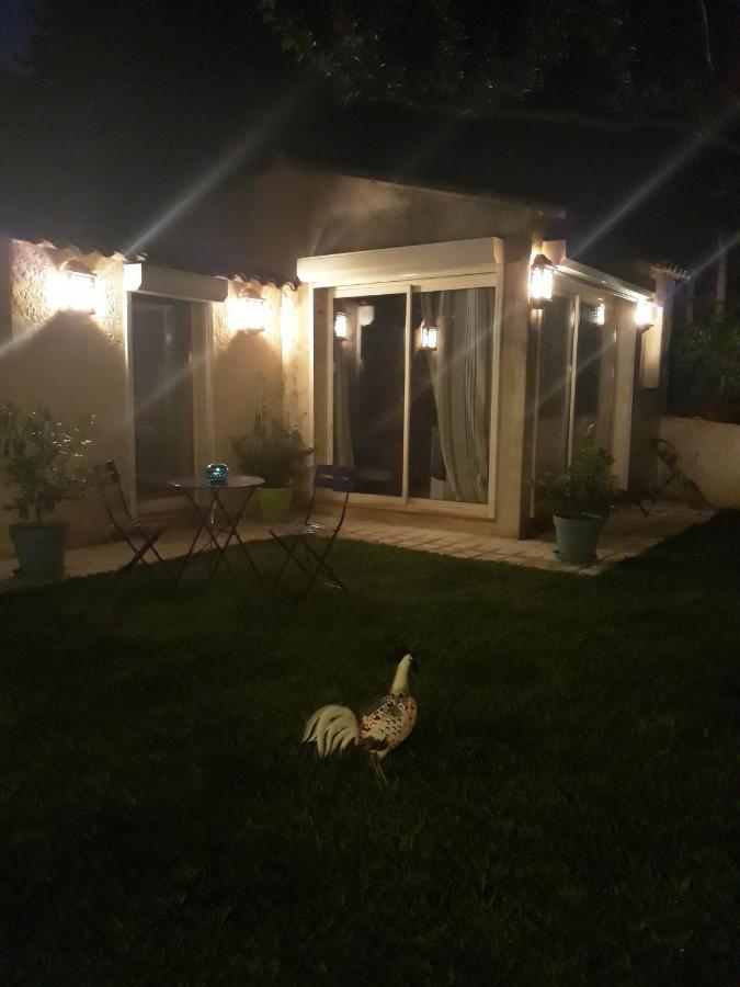 Dans Un Jardin Bb Et Jacuzzi Bed & Breakfast Mandelieu Exterior foto