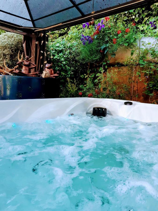 Dans Un Jardin Bb Et Jacuzzi Bed & Breakfast Mandelieu Exterior foto