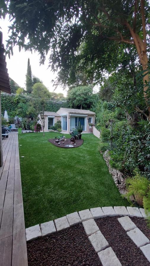 Dans Un Jardin Bb Et Jacuzzi Bed & Breakfast Mandelieu Exterior foto